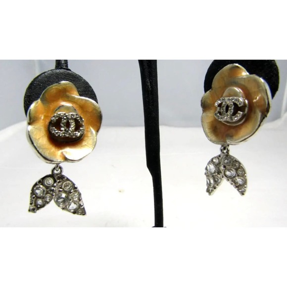CHANEL Camilla Flower & Rhinestones CC Logo Drop Clip On Earrings - Picture 9 of 10
